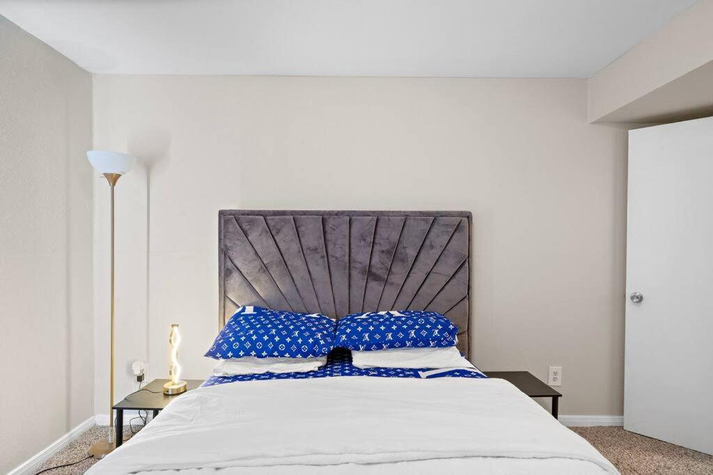 Cozy, Dedicated Workspace, Fast Wi-Fi Apartment Хьюстон Экстерьер фото