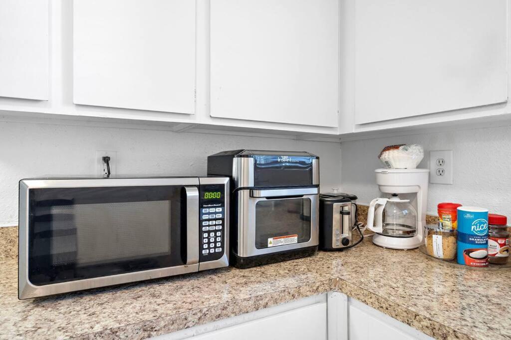 Cozy, Dedicated Workspace, Fast Wi-Fi Apartment Хьюстон Экстерьер фото